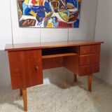 Desk of the 1960s vintage teak