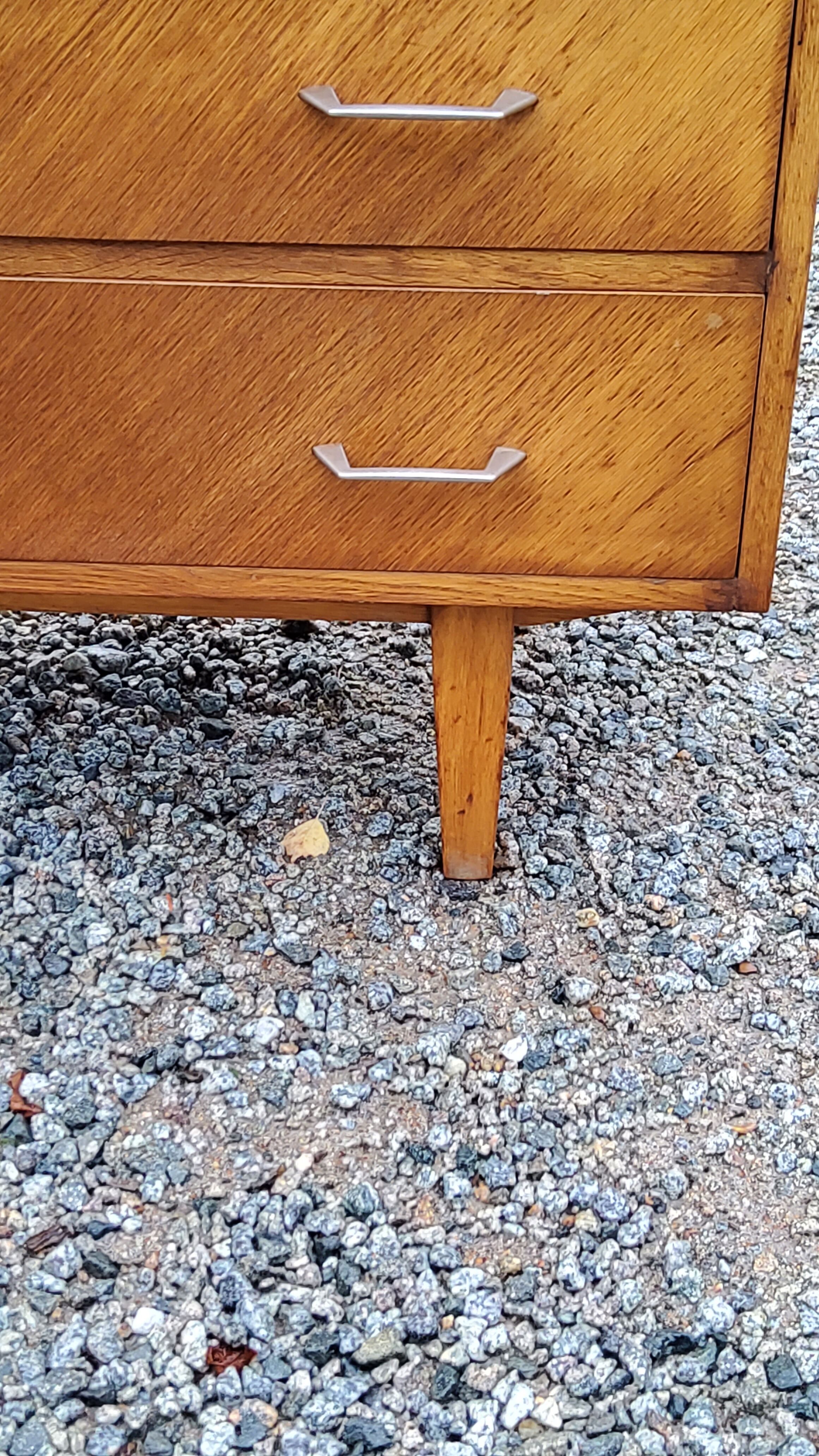 Vintage chest of drawers from the 50s in blond oak 4 drawers feet bobbin