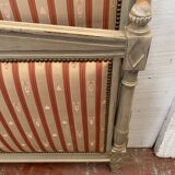 Lit de style Directoire en hêtre patiné XX siècle