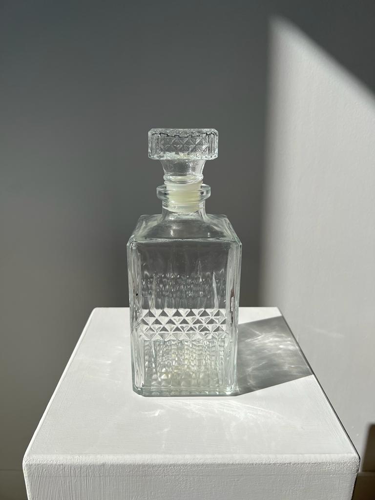 Vintage glass whiskey decanter H:22cm