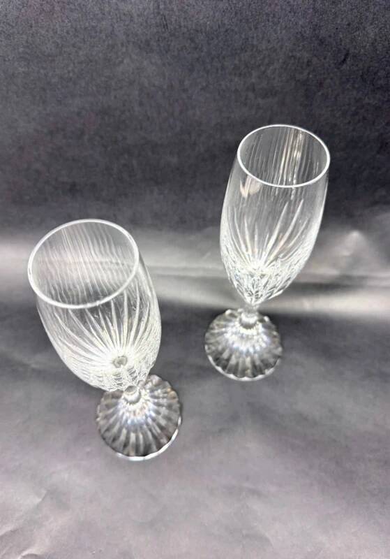 Set of 2 Baccarat Masséna champagne flutes.