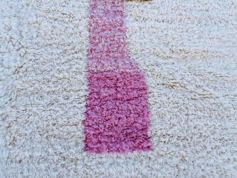 Handmade pure wool rug, size 200 x 300 cm.