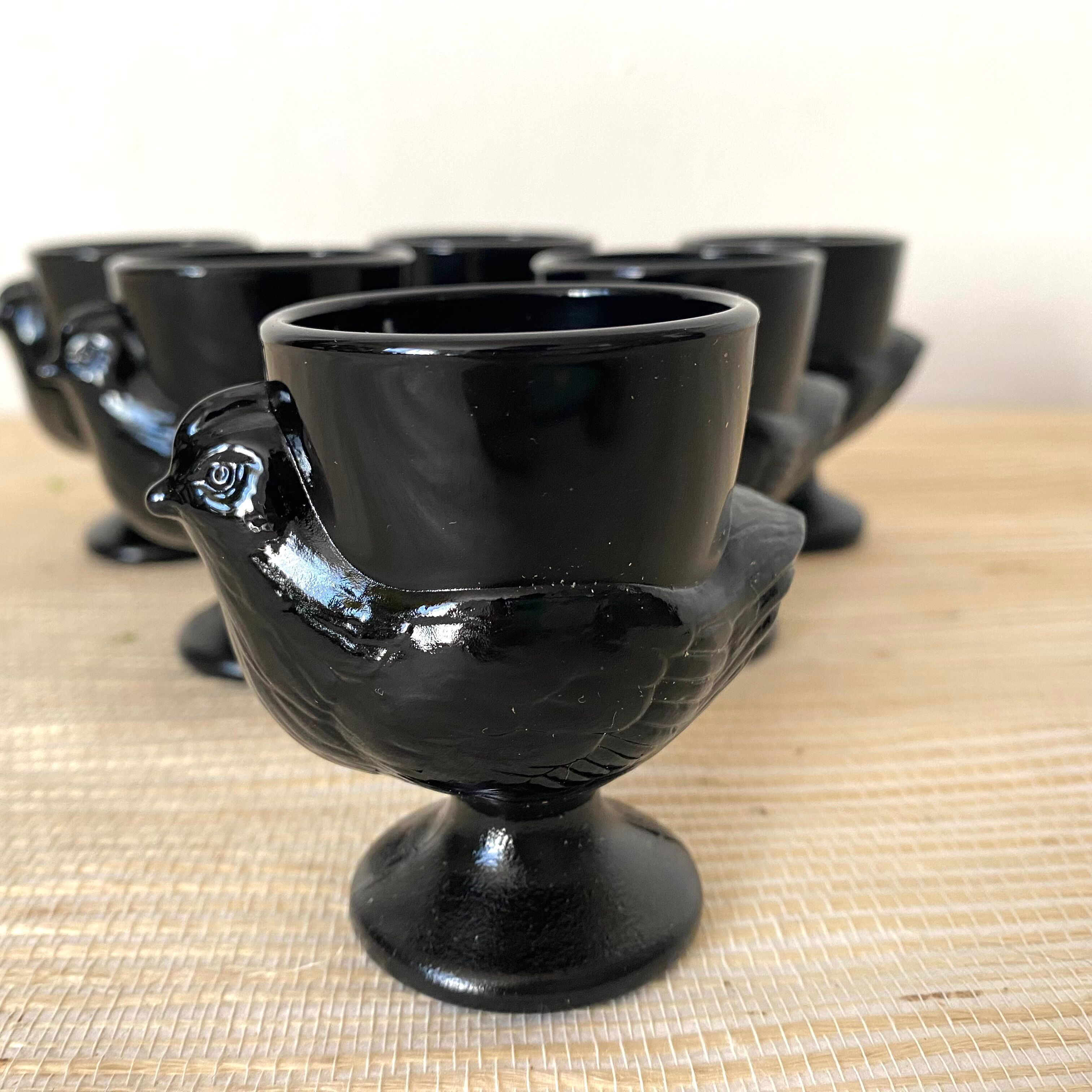 Coquetiers hen in black opaline