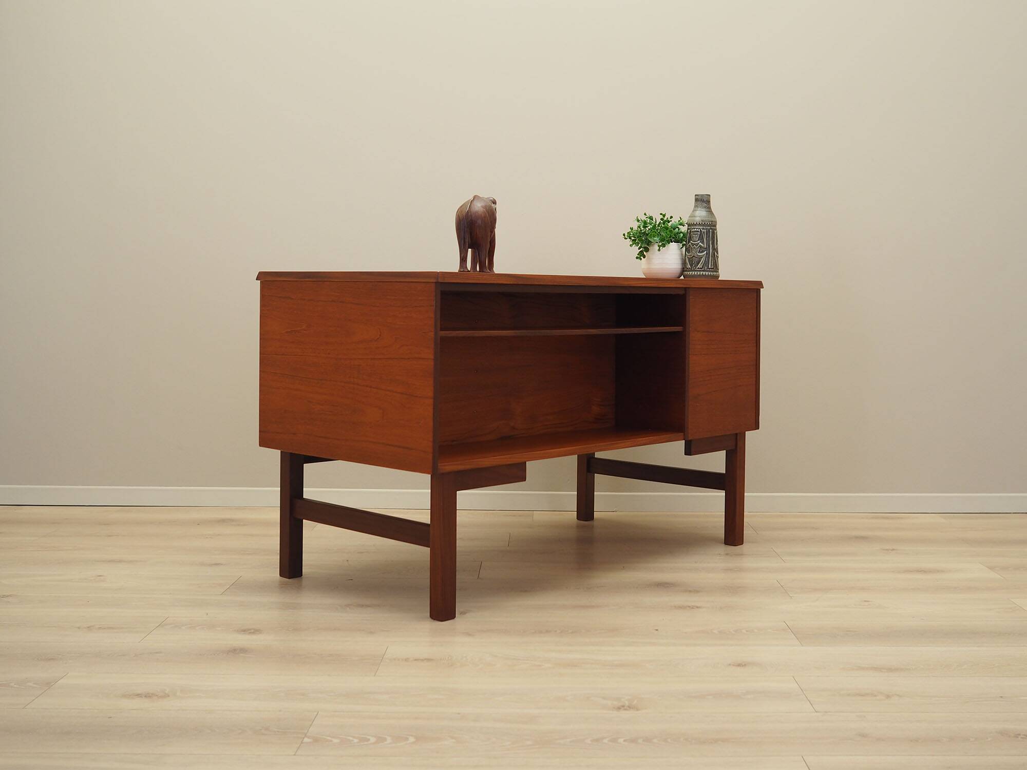 Teak desk, Danish design, 1970s, production: Denmark