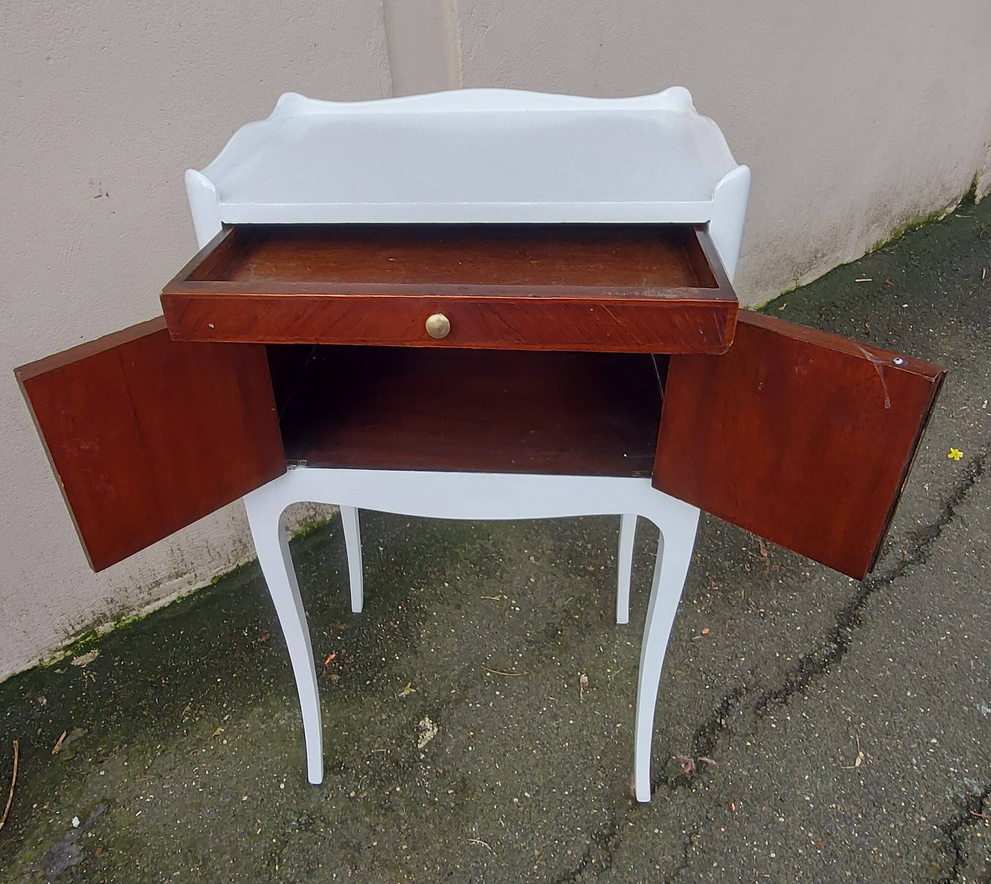 old bedside table in wood and white