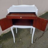 Ancien chevet en bois et blanc