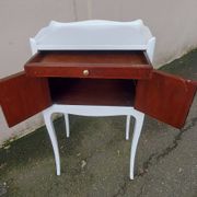 Ancien chevet en bois et blanc