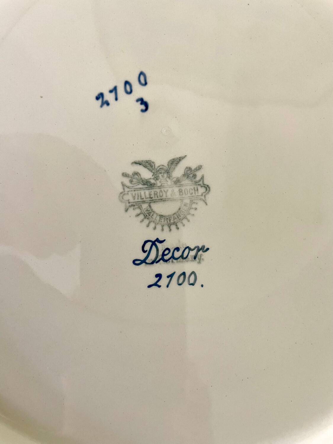 Very old Villeroy Boch decorative plate in perfect condition