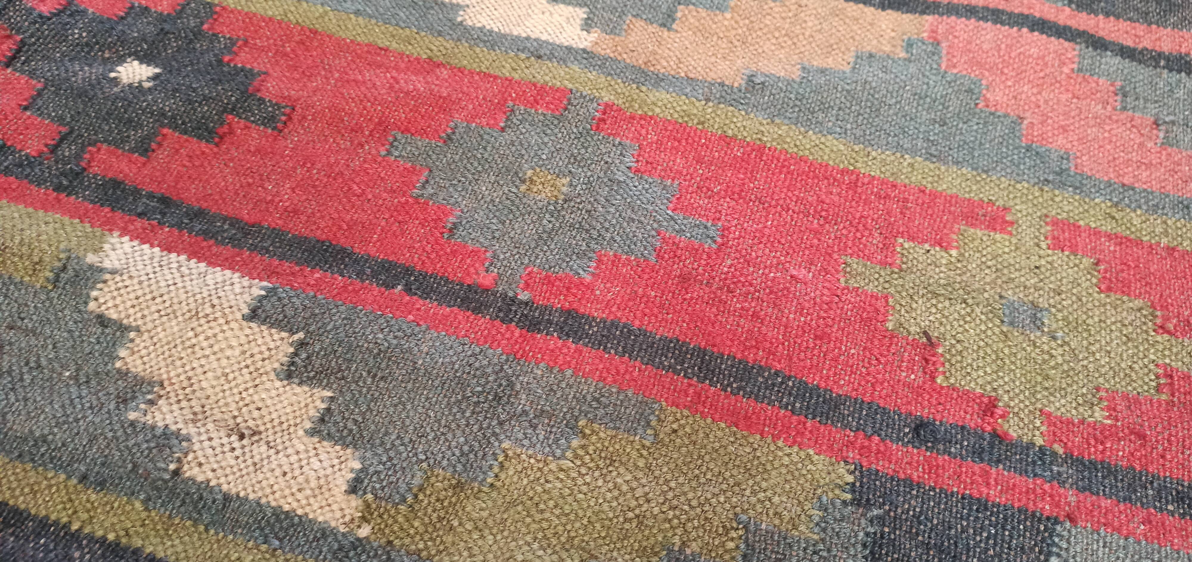 Kilim rug in jute and cotton. 150cm x 255cm