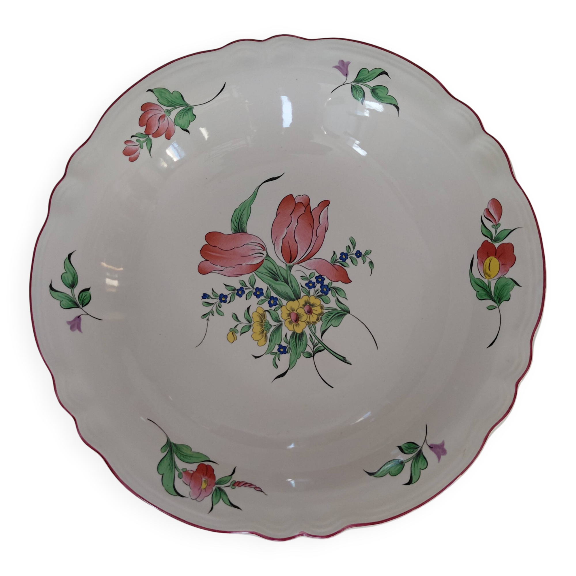 Shallow dish from Lunéville with a street lamp design.