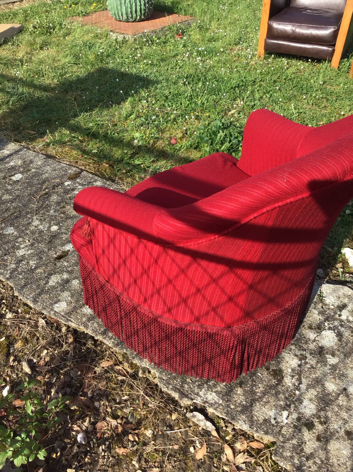 Red toad armchair