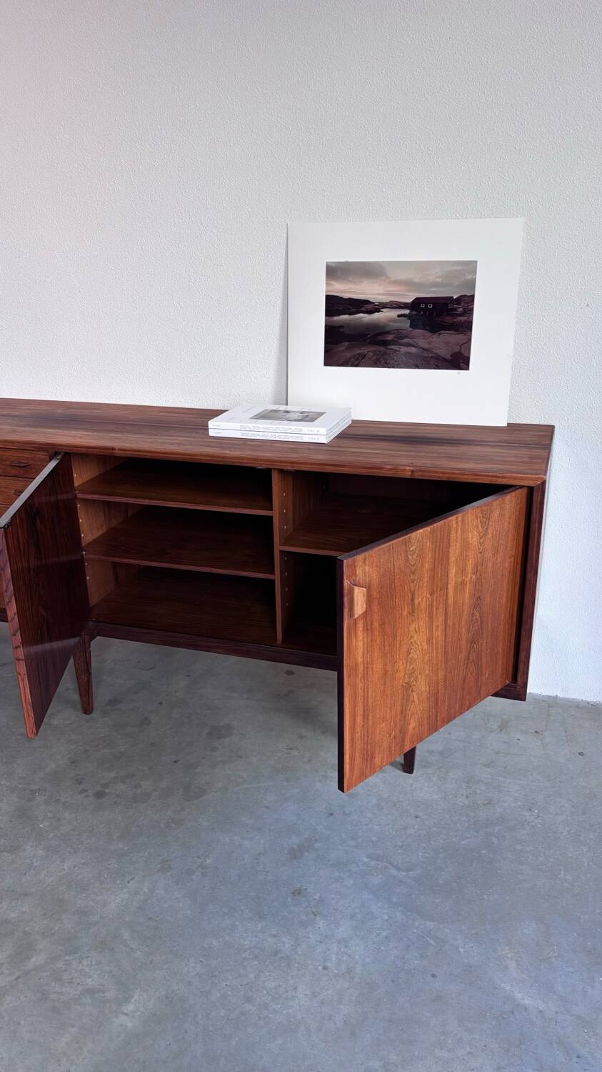 Buffet Henry Rosengren Hansen en palissandre, milieu du siècle