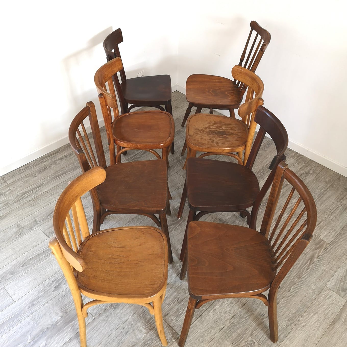 Ensemble de 8 chaises bistrot dépareillées
