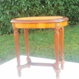 Piano bench