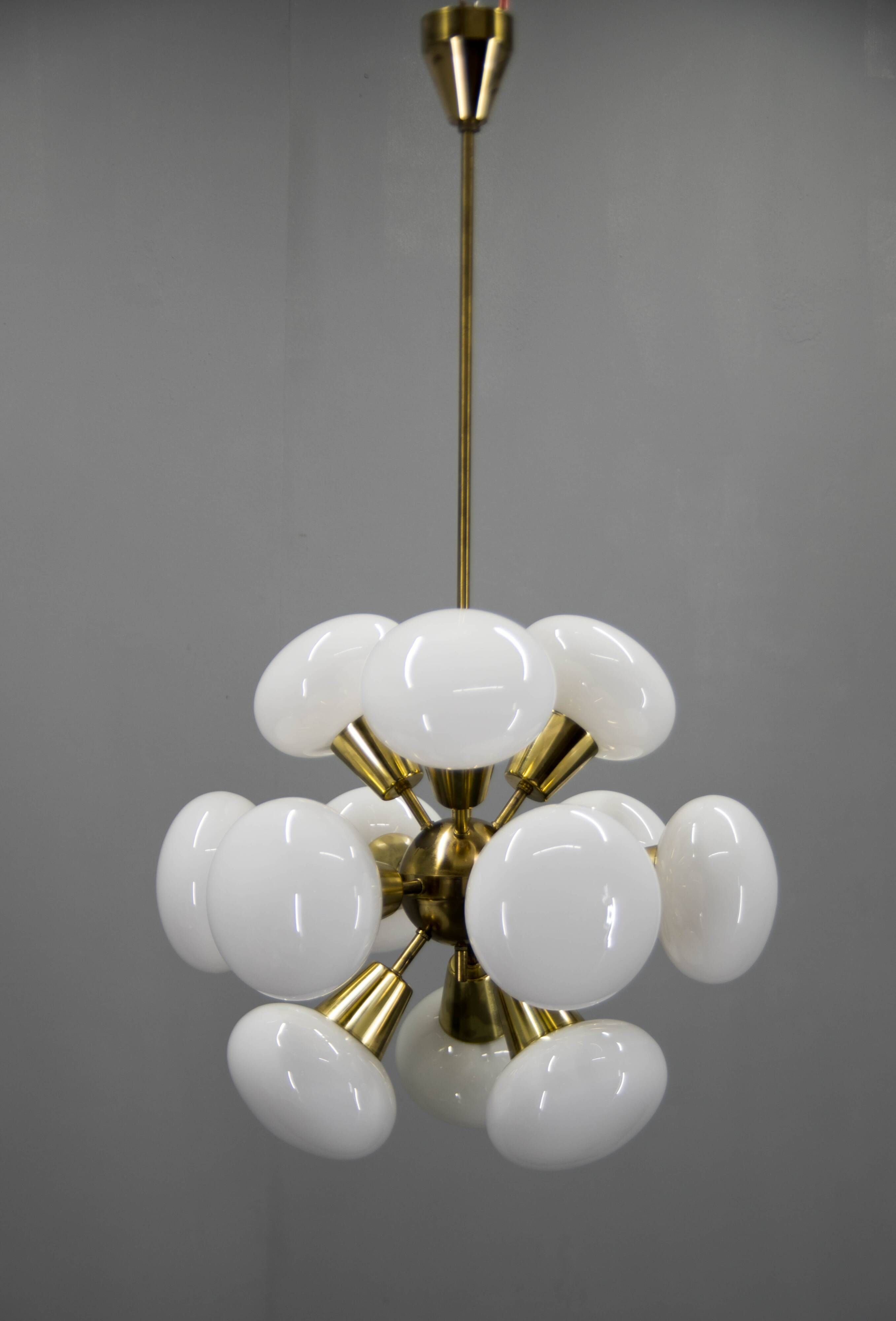 Lustre Spoutnik de Kamenicky Senov, années 1970