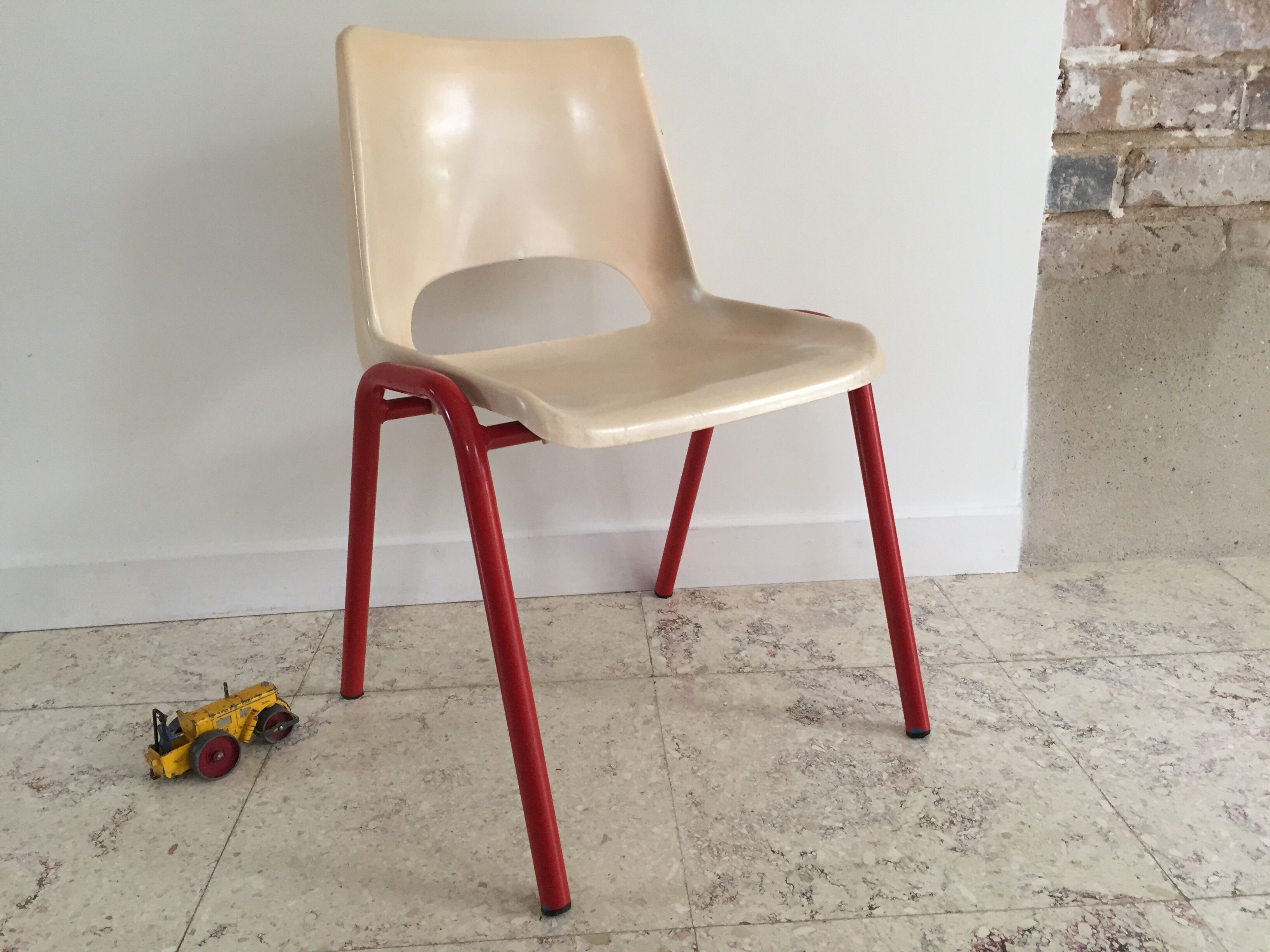 Chaise vintage pour enfant 2 à 4 ans