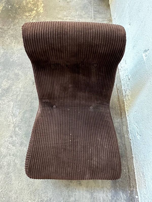 Paire de chauffeuses velours côtelé marron