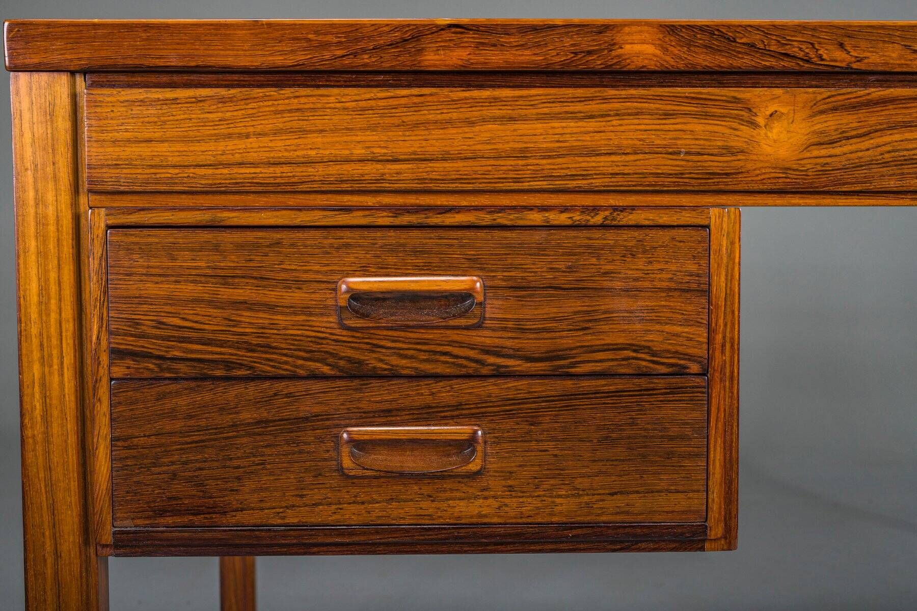 Danish executive desk in rosewood with black leather inlay from Søren Willadsen Møbelfabrik, 1960s