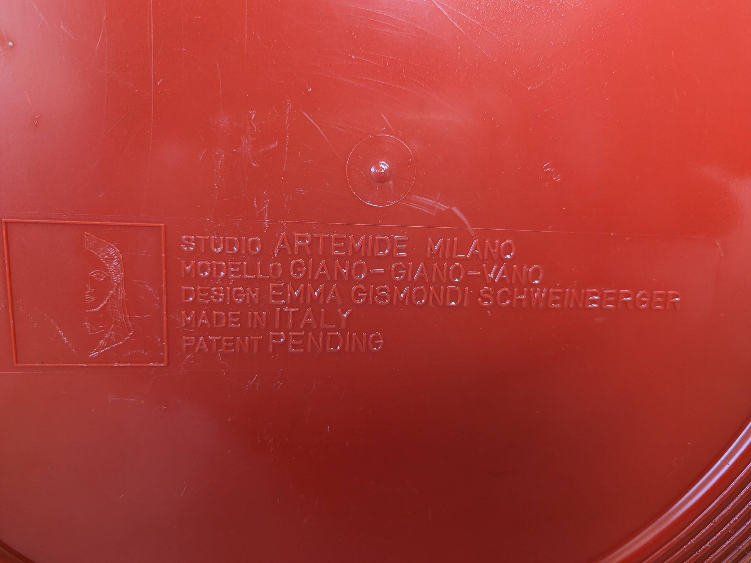 Side table, red bedside table Artemide Giano Giano by Emma Gismondi.