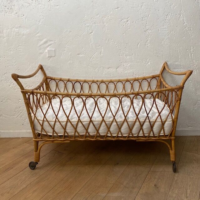 Rattan crib and mattress