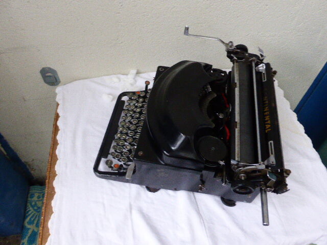 Typewriter, Typewriter Silenta Continental, made in Germany in 1937, Art Deco