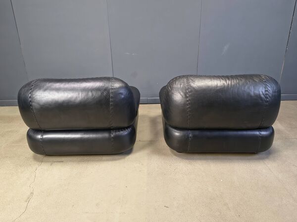 Ensemble de fauteuils en cuir noir par Sapporo pour Mobil Girgi, années 1970.