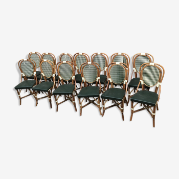 Lot de 13 chaises de bistrot parisien