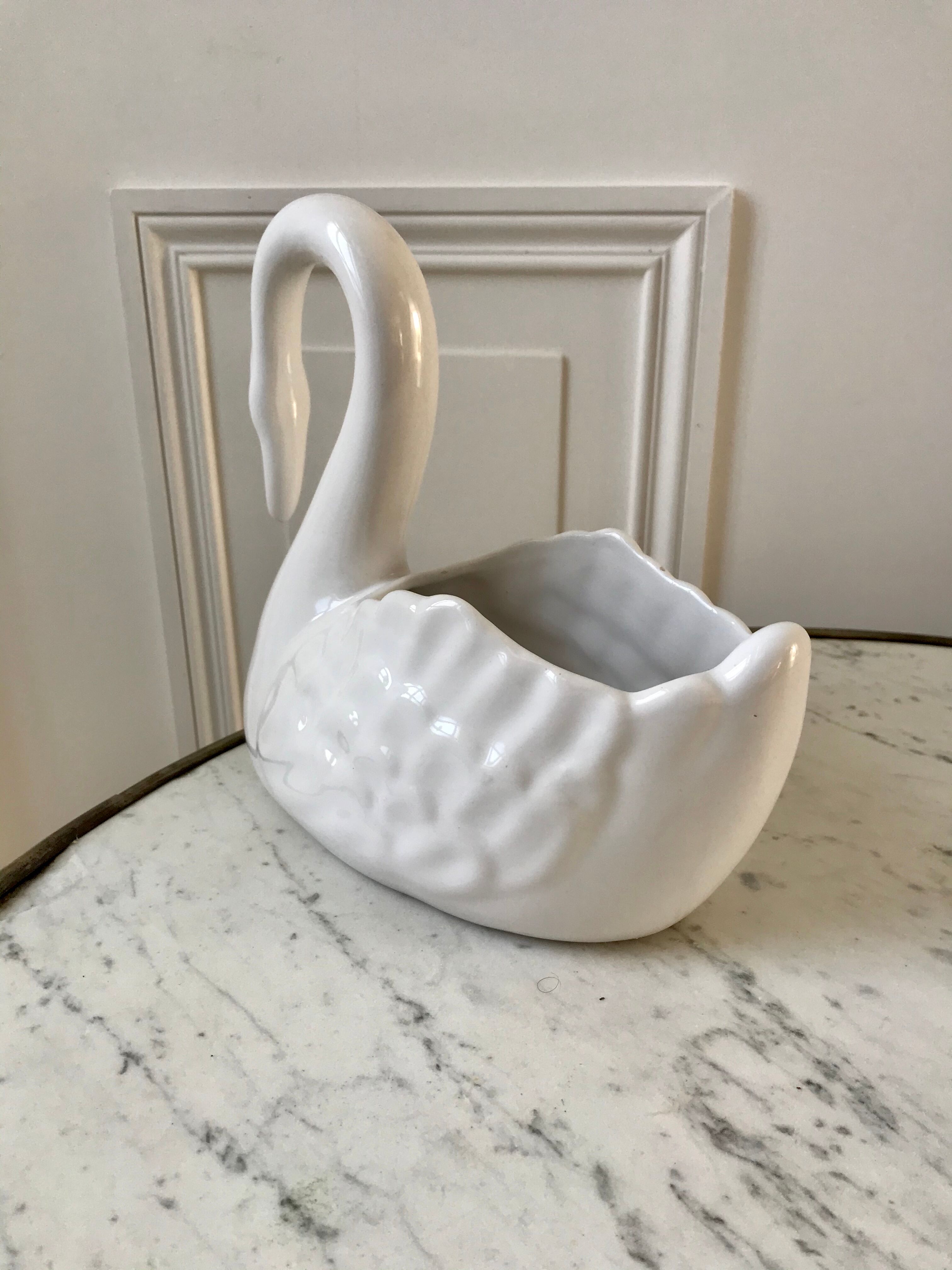 White ceramic swan pot cover 50/60s