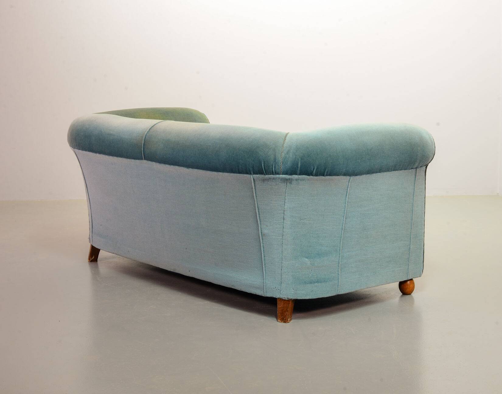 Chesterfield Duotone 2-Seat Sofa in Frosted Blue & Green Velvet 1950s