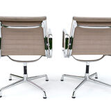 Paire de fauteuils pivotants Aluminium Chair EA 108 design Ray & Charles Eames, Vitra 60/70s