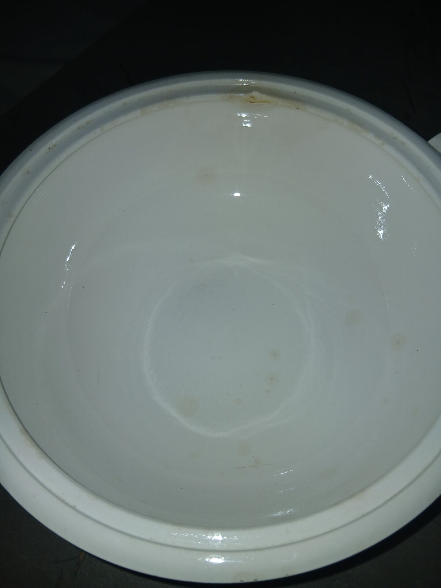 Soup tureen