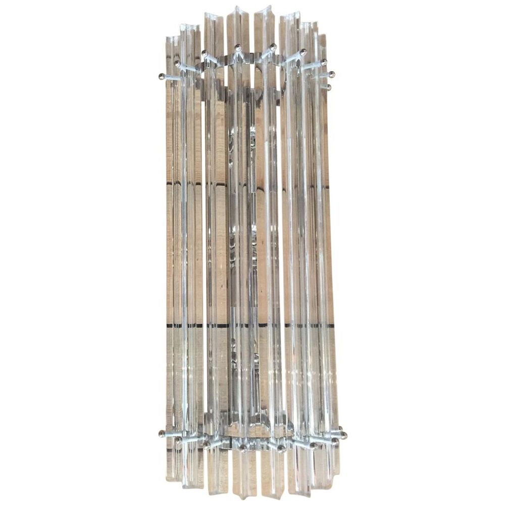 Contemporary bright “triedro” murano glass wall sconce