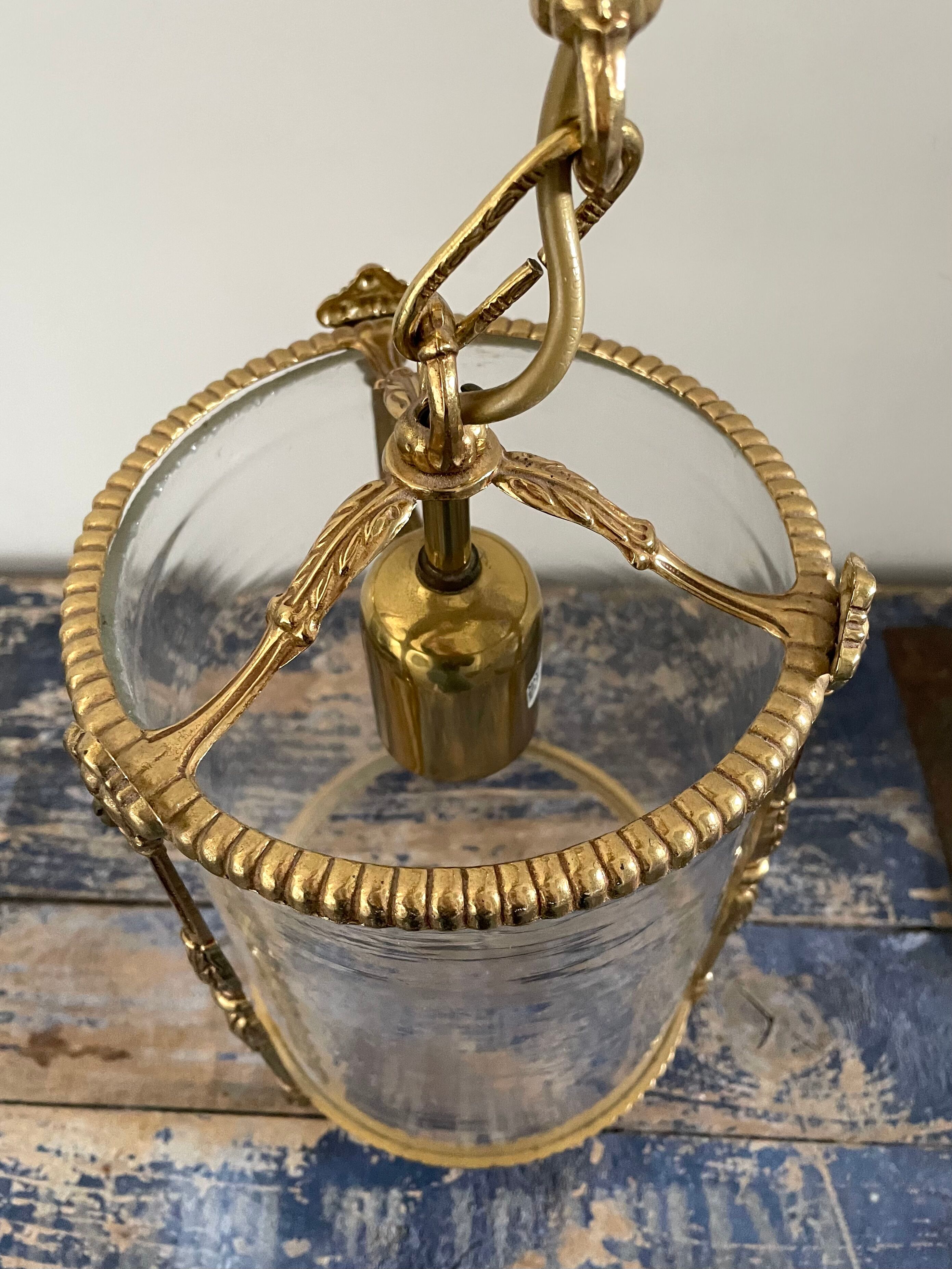 Cylindrical lantern suspension in brass and glass