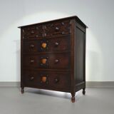 Particularly cool English chest of drawers. Dated (Charles 2 era). Made of solid oak with beautiful patina.