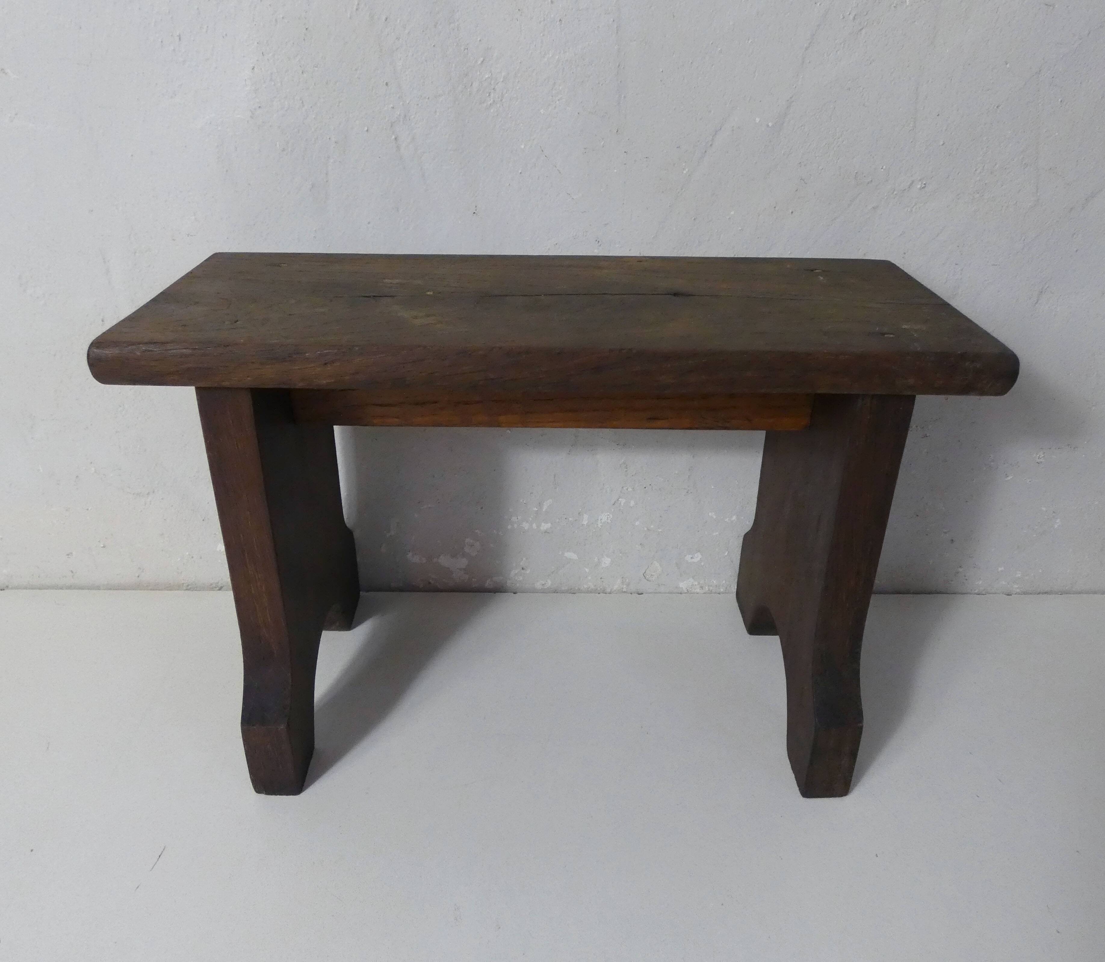 old small wooden bench step