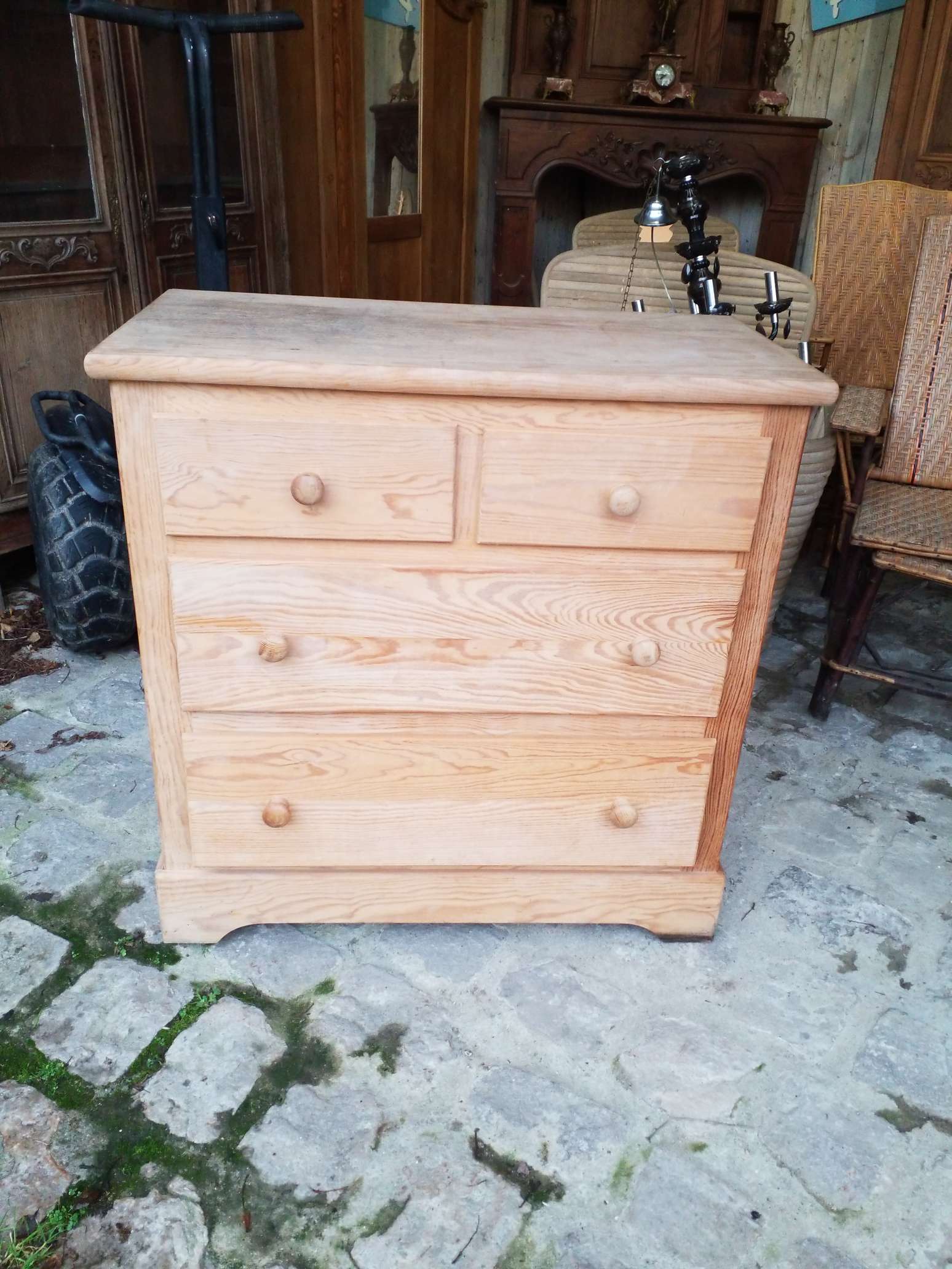 Fir chest of drawers
