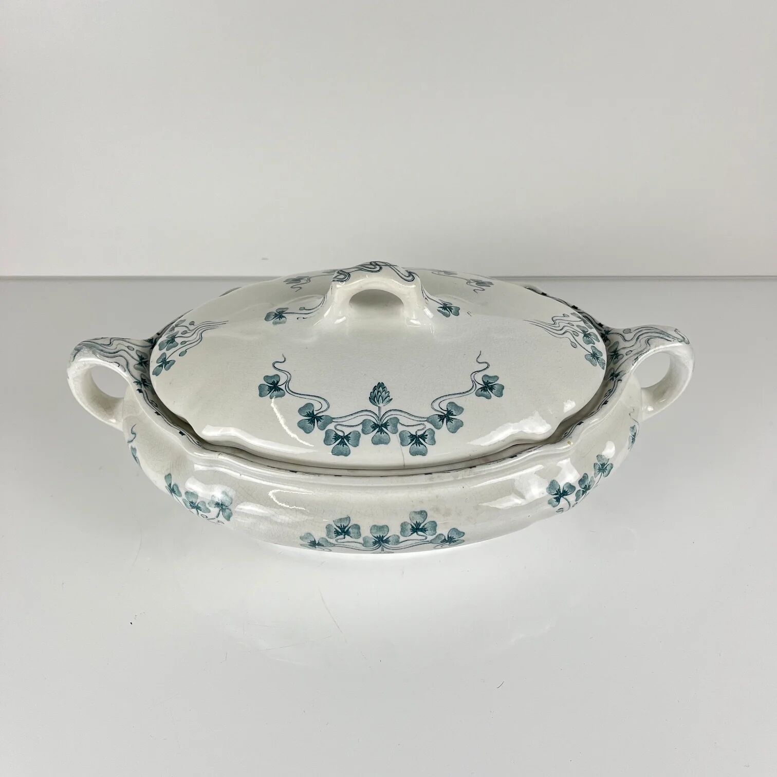 Vegetable dish Villeroy & Boch model "Clover - Klee", blue, 1890-1900