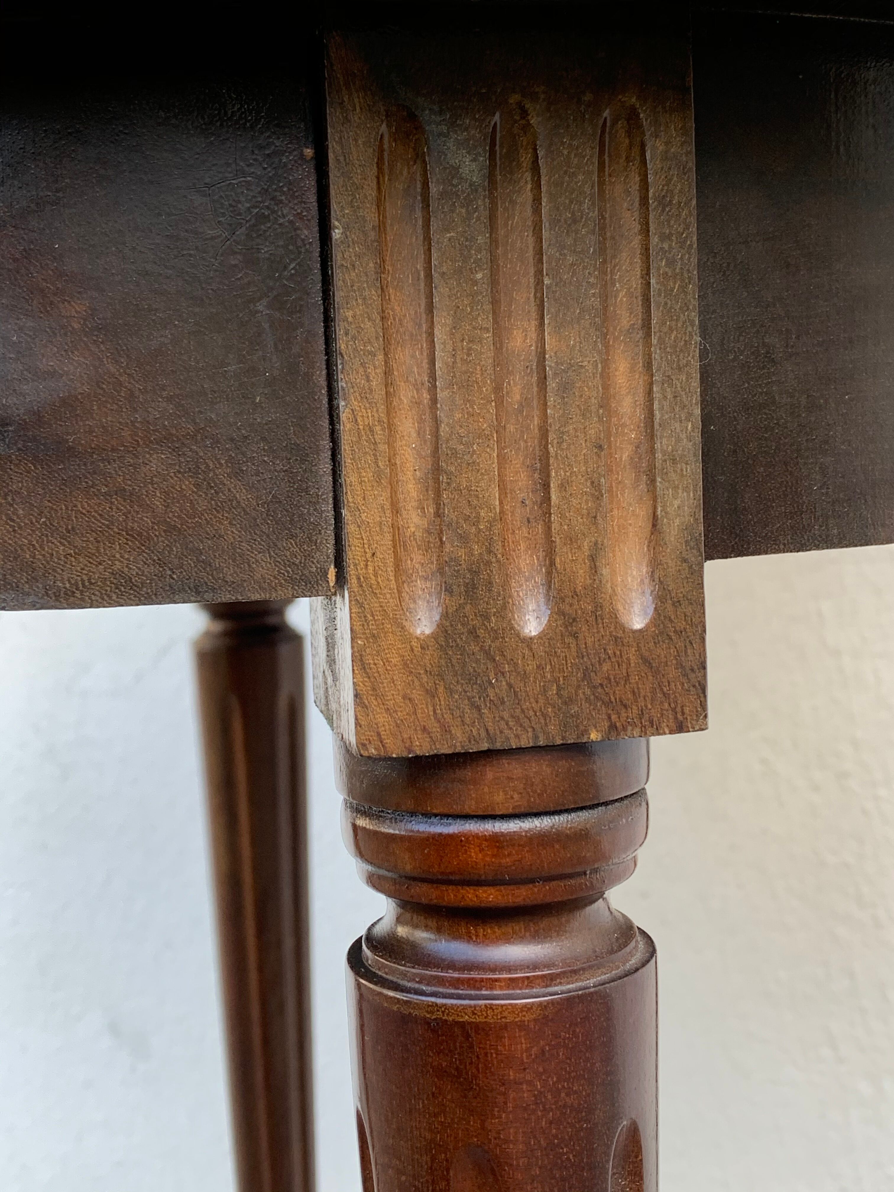 Marble bouillotte table