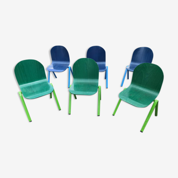 Lot 6 stackable community school chairs