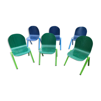 Lot 6 stackable community school chairs