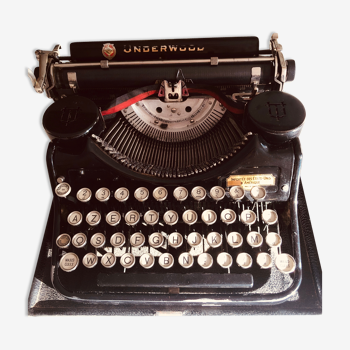 Machine à écrire Undewood portable