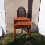 Toilet table