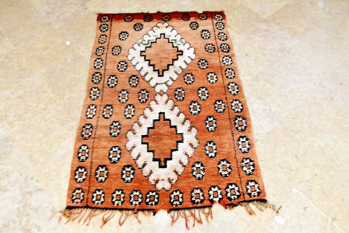 Moroccan Berber rug Zemmour Vintage 250 x 174 cm