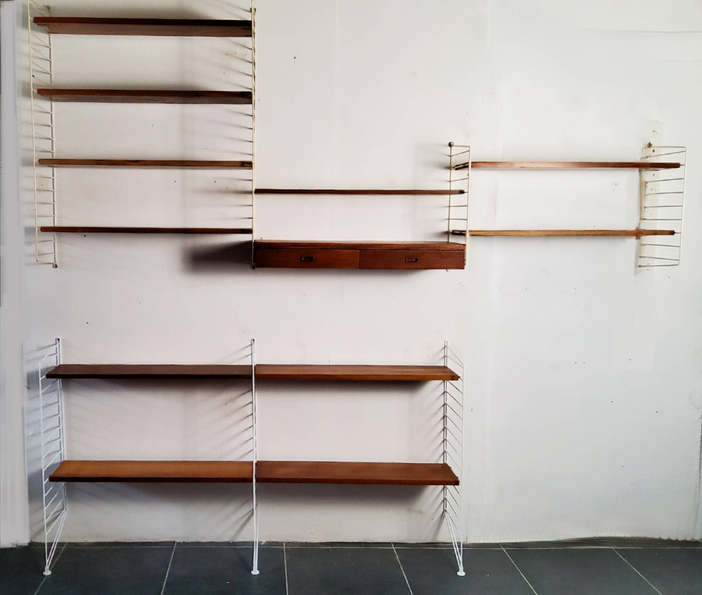 Vintage wall shelf by Nisse Strinning
