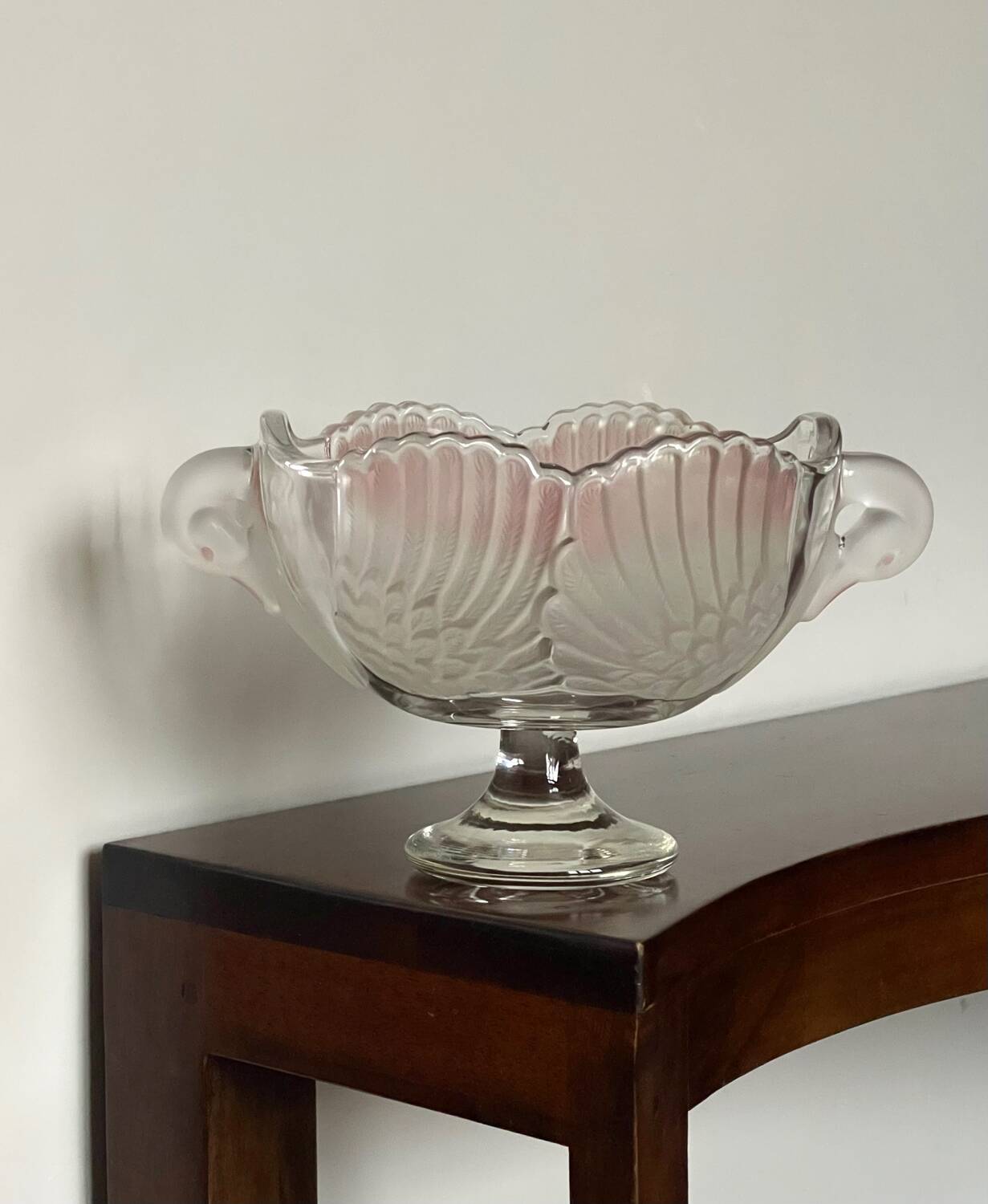 Moulded glass swan bowls