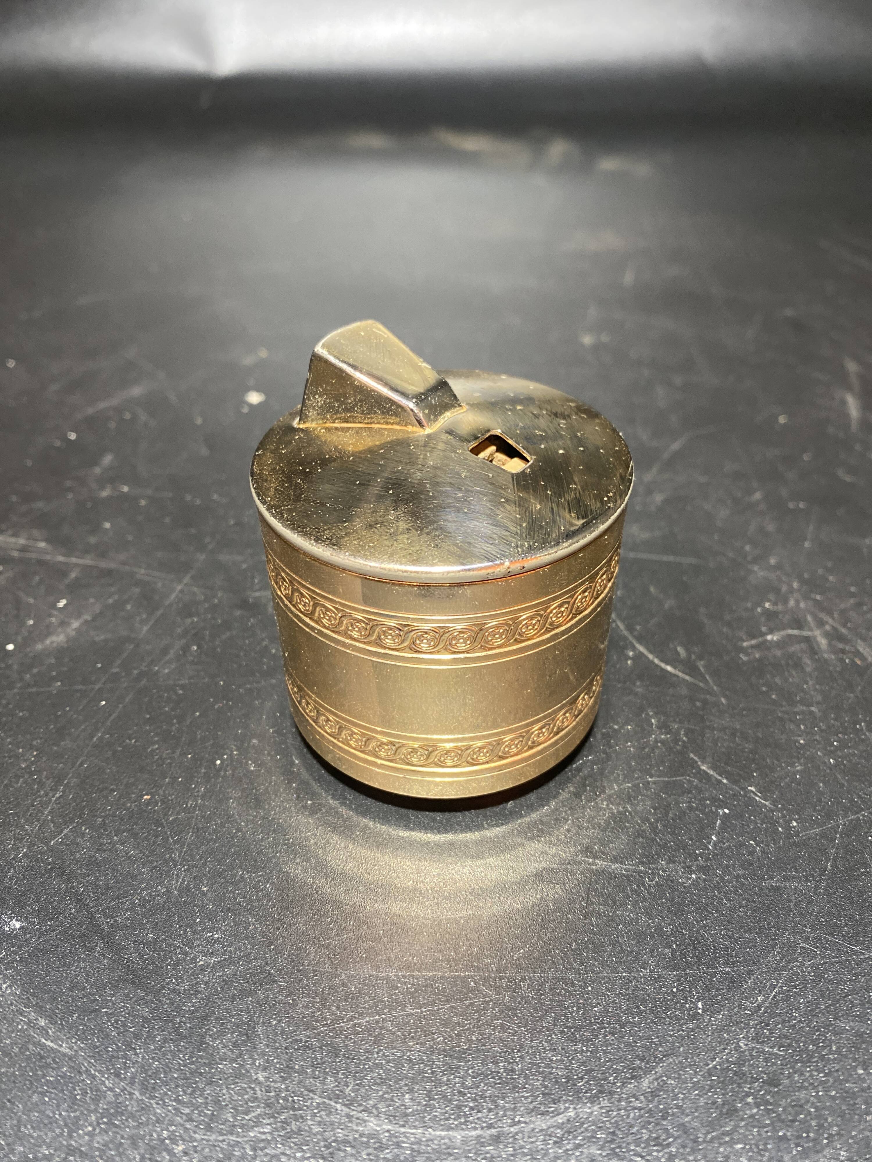 Flaminaire in gold metal