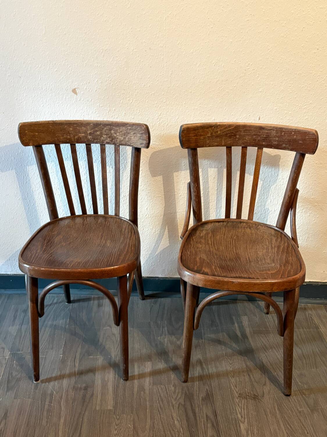 Paire de chaises bistrot bois brut