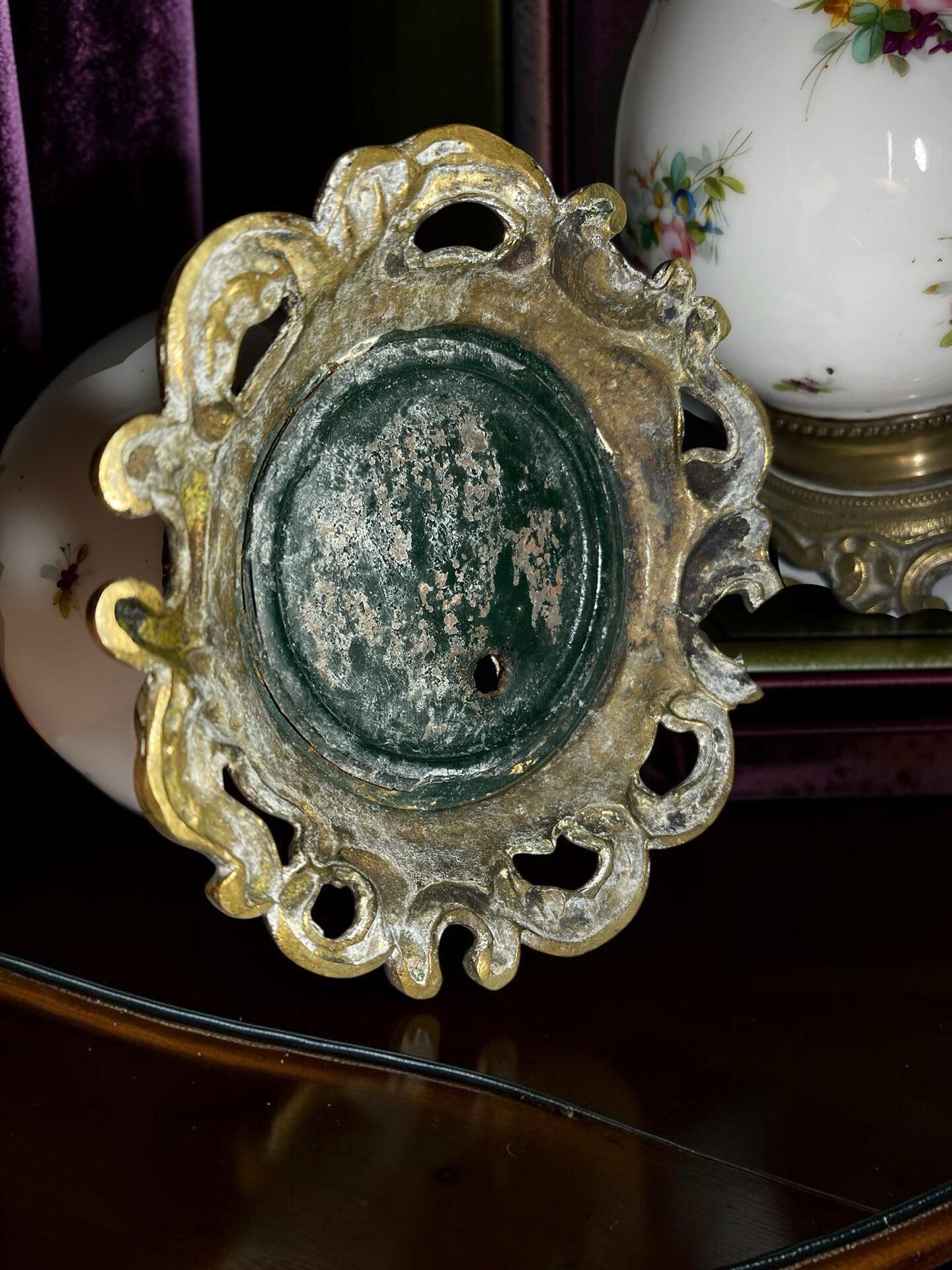 Pair of antique vases in hand-painted porcelain and bronze – Décor