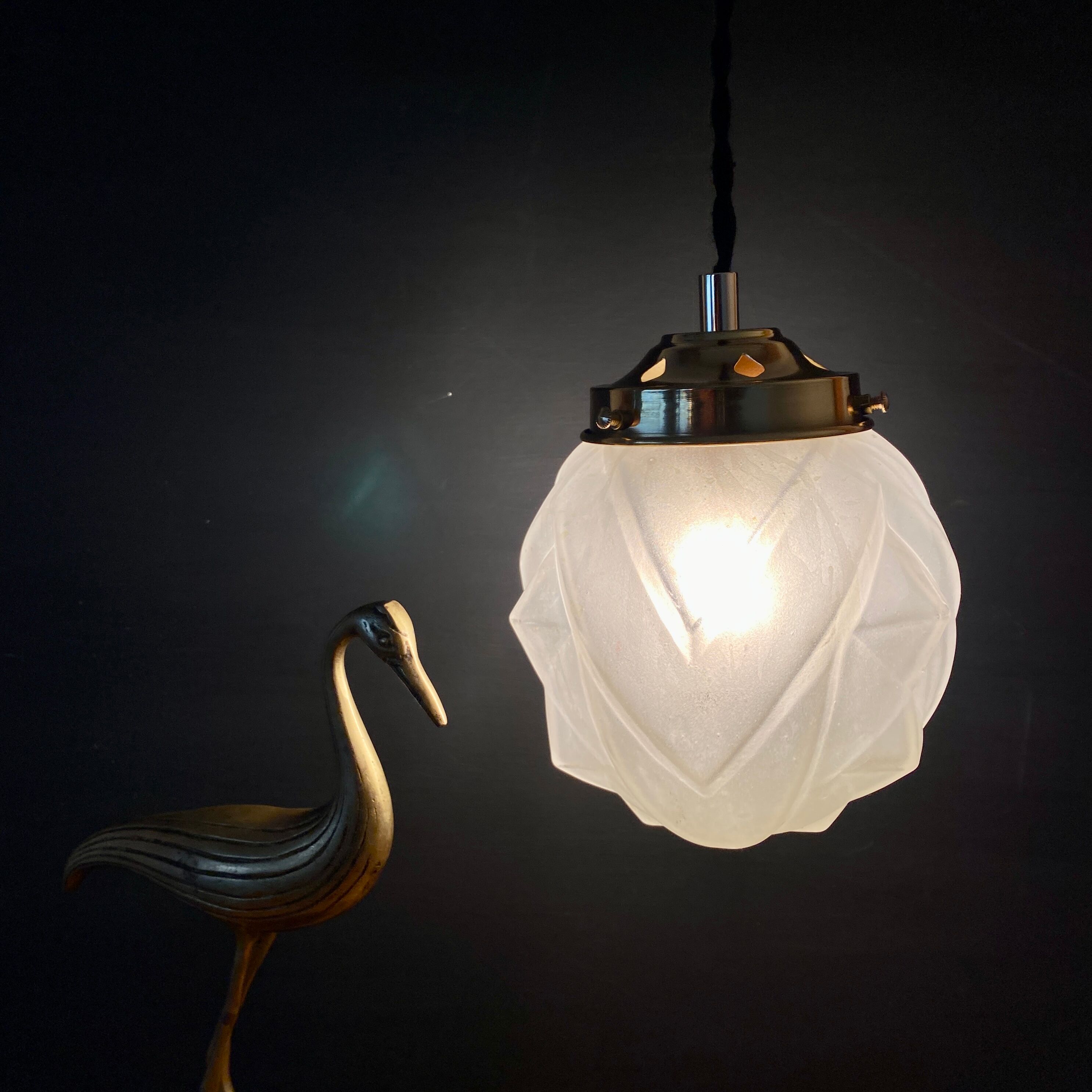 Vintage art deco glove pendant lamp in frosted glass