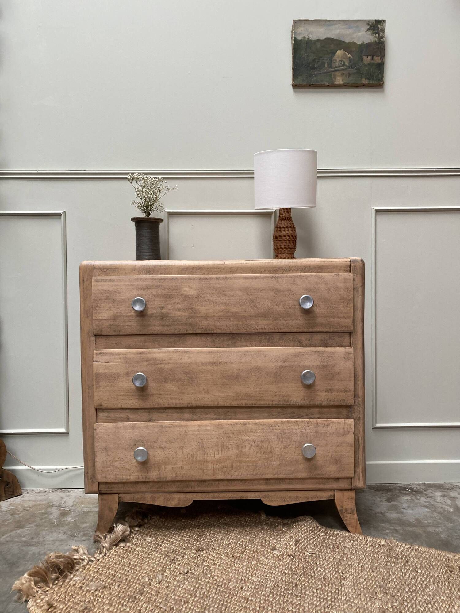 Moustache leg commode (renovated)